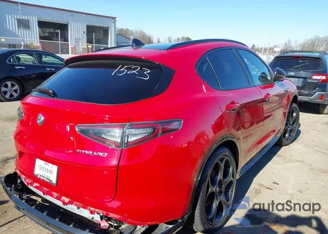 2024 Alfa Romeo Stelvio Competizione Awd z USA, uszkodzony, nr VIN ZASPAKBN9R7D78295